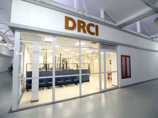 Polícia Civil prende mulher que tentou matar amante enquanto dormia