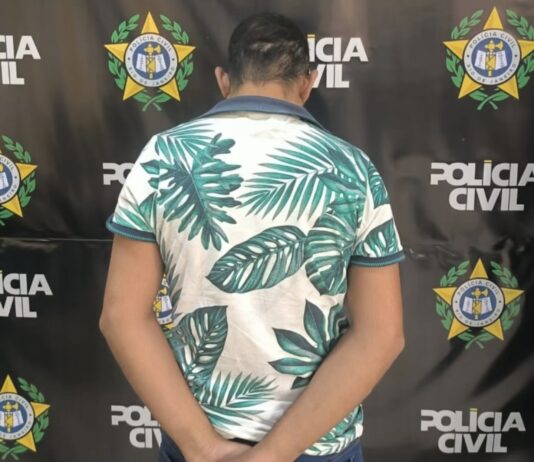 Homem é preso no velório da mãe em Itaperuna