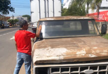 Secretaria de Segurança Pública notifica proprietários de veículos abandonados em Itaperuna