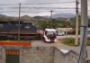 Acidente entre caminhão e trem em Vassouras (RJ) deixa feridos