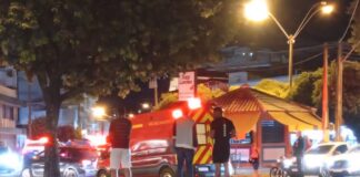 Jovem é assassinado a tiros em quiosque em Itaperuna