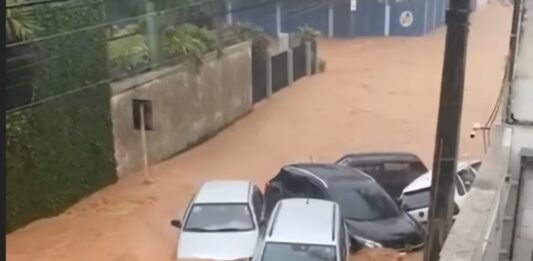 Chuva forte deixa Itaperuna submersa nesta segunda-feira (02/02)
