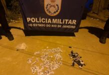 PM apreende 161 pedras de crack e 30 pinos de cocaína em Itaperuna