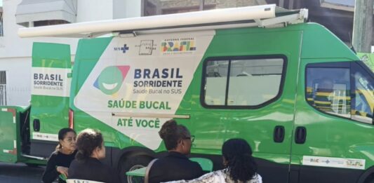 Odontomóvel oferece atendimento gratuito na Praça São Pedro em Itaperuna