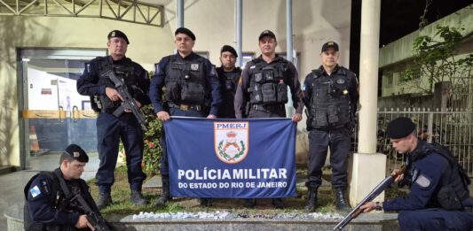 Ação conjunta entre PM e Guarda Municipal apreende 65 pinos de cocaína em Cardoso Moreira