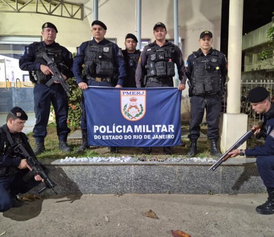 Ação conjunta entre PM e Guarda Municipal apreende 65 pinos de cocaína em Cardoso Moreira