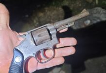 PM apreende revólver com dois adolescentes durante patrulhamento no bairro Surubi, em Itaperuna