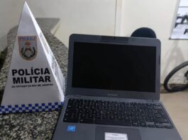 PM recupera notebook furtado em escola e prende dois envolvidos