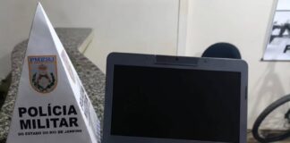 PM recupera notebook furtado em escola e prende dois envolvidos