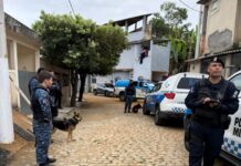 Operação conjunta prende líderes de grupo criminoso e apreende armas e moto em Bom Jesus do Itabapoana