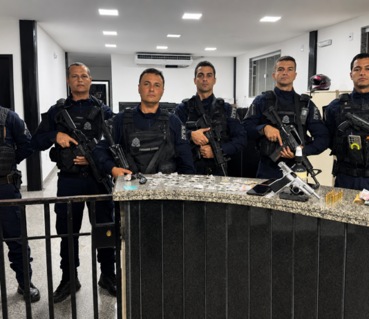Policia Militar prende dois homens em flagrante com arma e drogas no Bairro Aeroporto, em Itaperuna