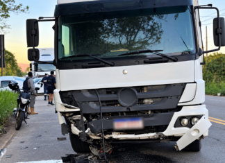 Motorista morre em grave acidente entre HB20 e caminhão na RJ-186, em São José de Ubá